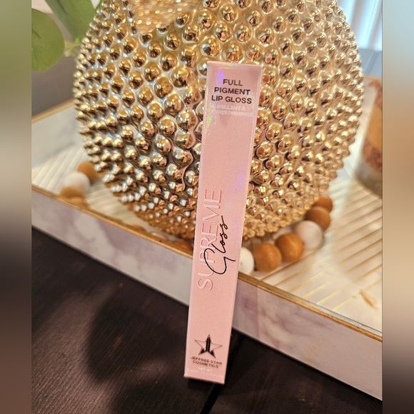 Jeffree Star Supreme Gloss Watermelon Soda. - Picture 2 of 5